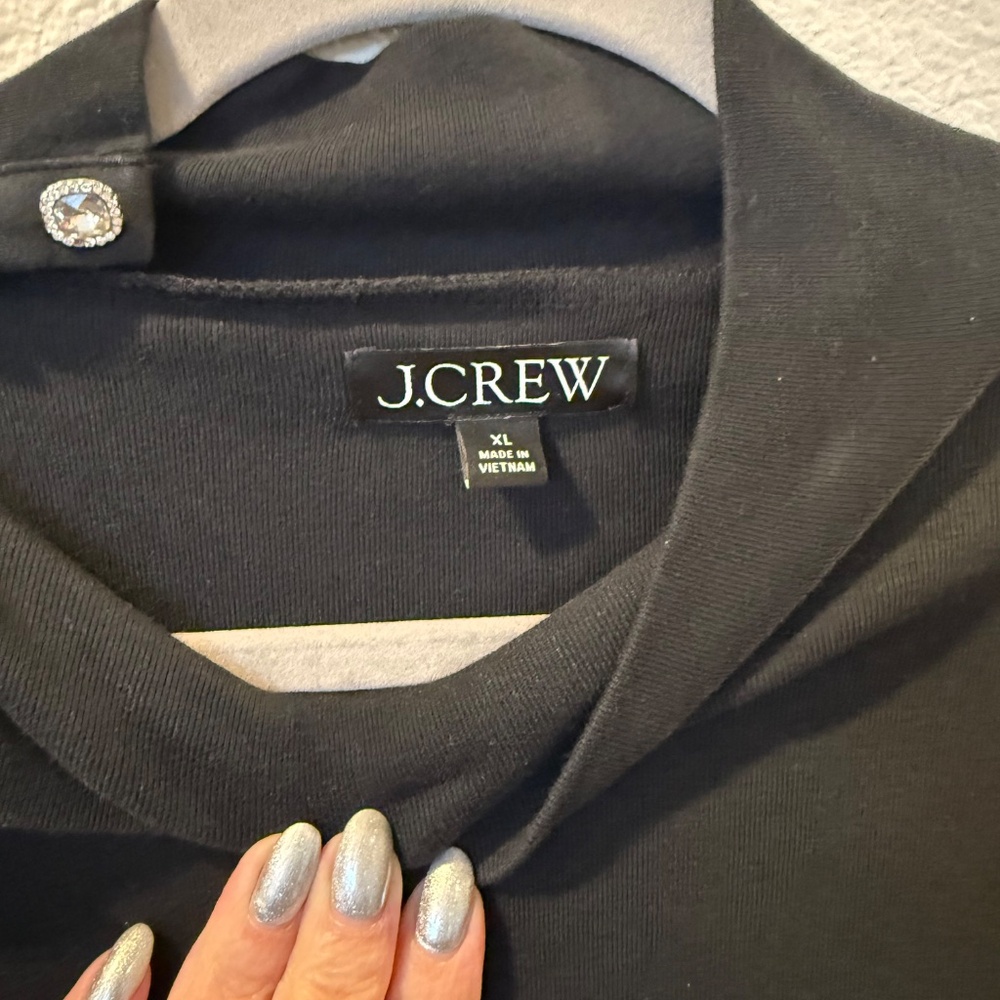 Perfect-fit turtleneck with jewel buttons - Size XL